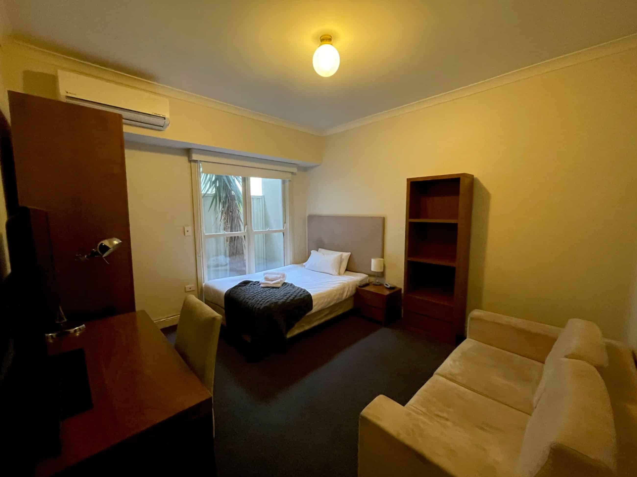 Room 12 (Non Ensuite) - Bedroom?w=400&h=260&fit=crop&q=40&auto=format&trim=auto