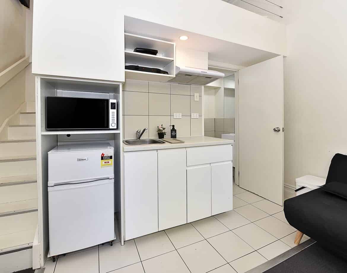 Studio 3 - Bedroom?w=400&h=260&fit=crop&q=40&auto=format&trim=auto