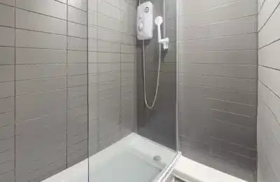 Albion House, Broadgate Park, University of Nottingham, Nottingham - Nottingham, England, United Kingdom - Bathroom