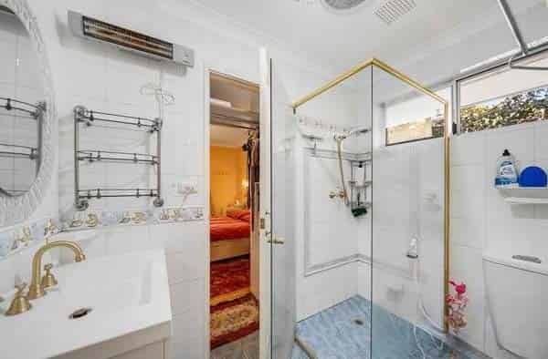 Bedroom 1 - Bathroom?w=400&h=260&fit=crop&q=40&auto=format&trim=auto