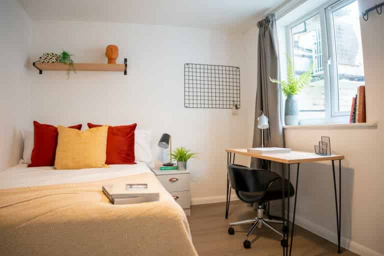 Bedroom 1  - Bedroom?w=400&h=260&fit=crop&q=40&auto=format&trim=auto