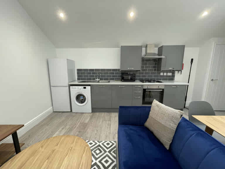 Bedroom 1  - Bathroom?w=400&h=260&fit=crop&q=40&auto=format&trim=auto