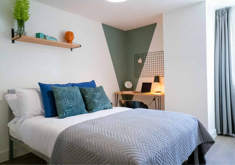 Bedroom 1  - Bedroom?w=400&h=260&fit=crop&q=40&auto=format&trim=auto