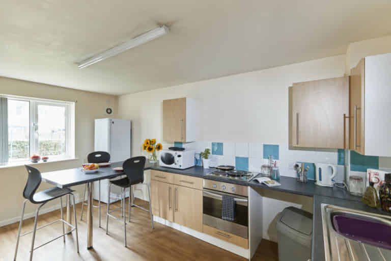 Room in a 3 Bedroom Apartment, 21 Brookside, Derby DE1 3JY - Derby, England, United Kingdom - Bedroom 1  - Kitchen