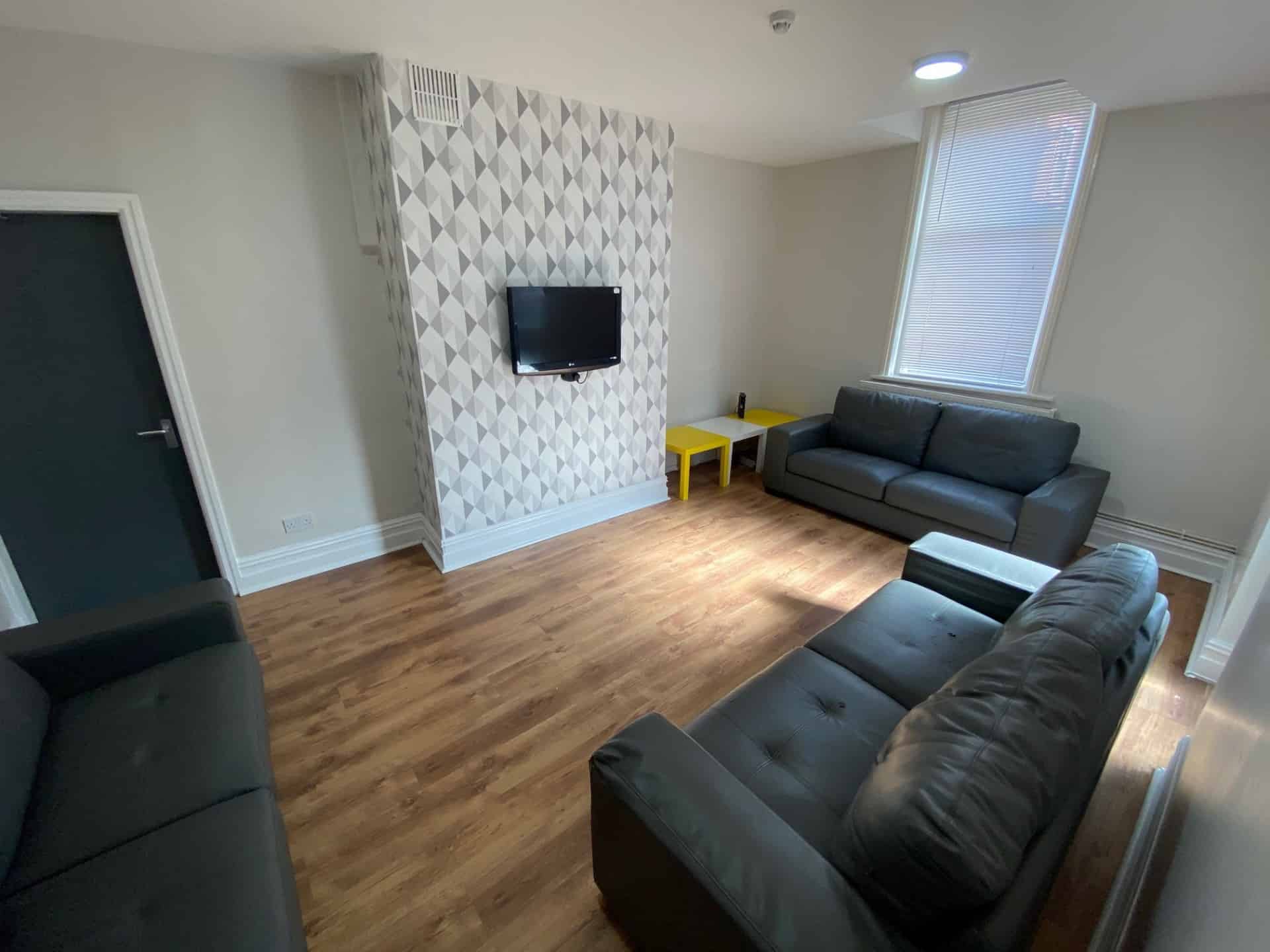 Bedroom 3 - Bedroom?w=400&h=260&fit=crop&q=40&auto=format&trim=auto