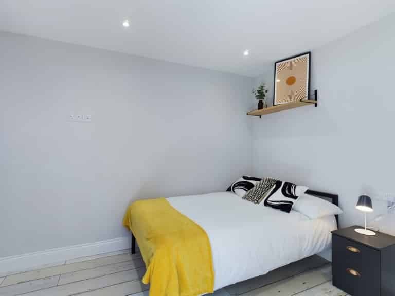 Bedroom 1  - Bedroom?w=400&h=260&fit=crop&q=40&auto=format&trim=auto