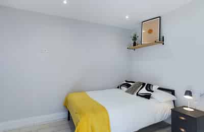 Bedroom 1 - Bedroom?w=400&h=260&fit=crop&q=40&auto=format&trim=auto