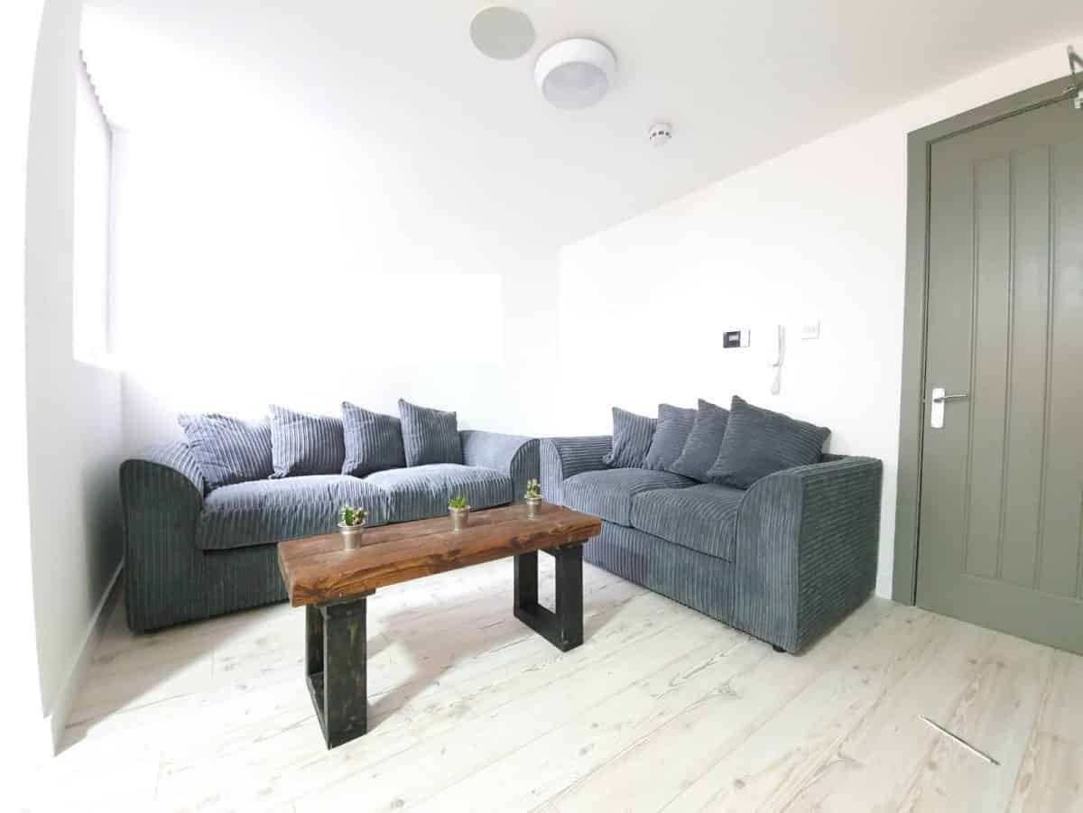 Room in a 7 Bedroom Apartment, 103 Cranborne Road, Liverpool L15 2HY - Liverpool, England, United Kingdom - Common Area