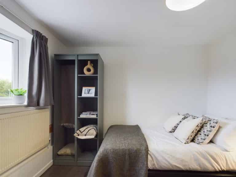 Room in a 6 Bedroom Apartment, 2, Flat 2 Clint Road West, Liverpool L7 5DB - Liverpool, England, United Kingdom - Bedroom 3 - Bedroom