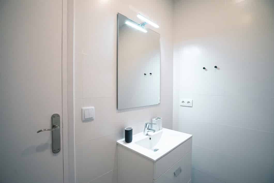 Comandante Benítez 1, Barcelona - Barcelona, Spain - Bathroom