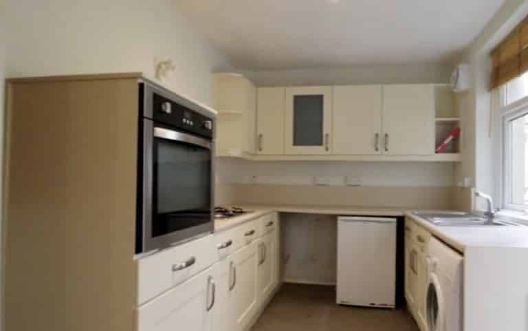 Room in a 3 Bedroom Apartment, 18 Newsham Road, Lancaster LA1 4DG - Lancaster, England, United Kingdom - Bedroom 1  - Kitchen
