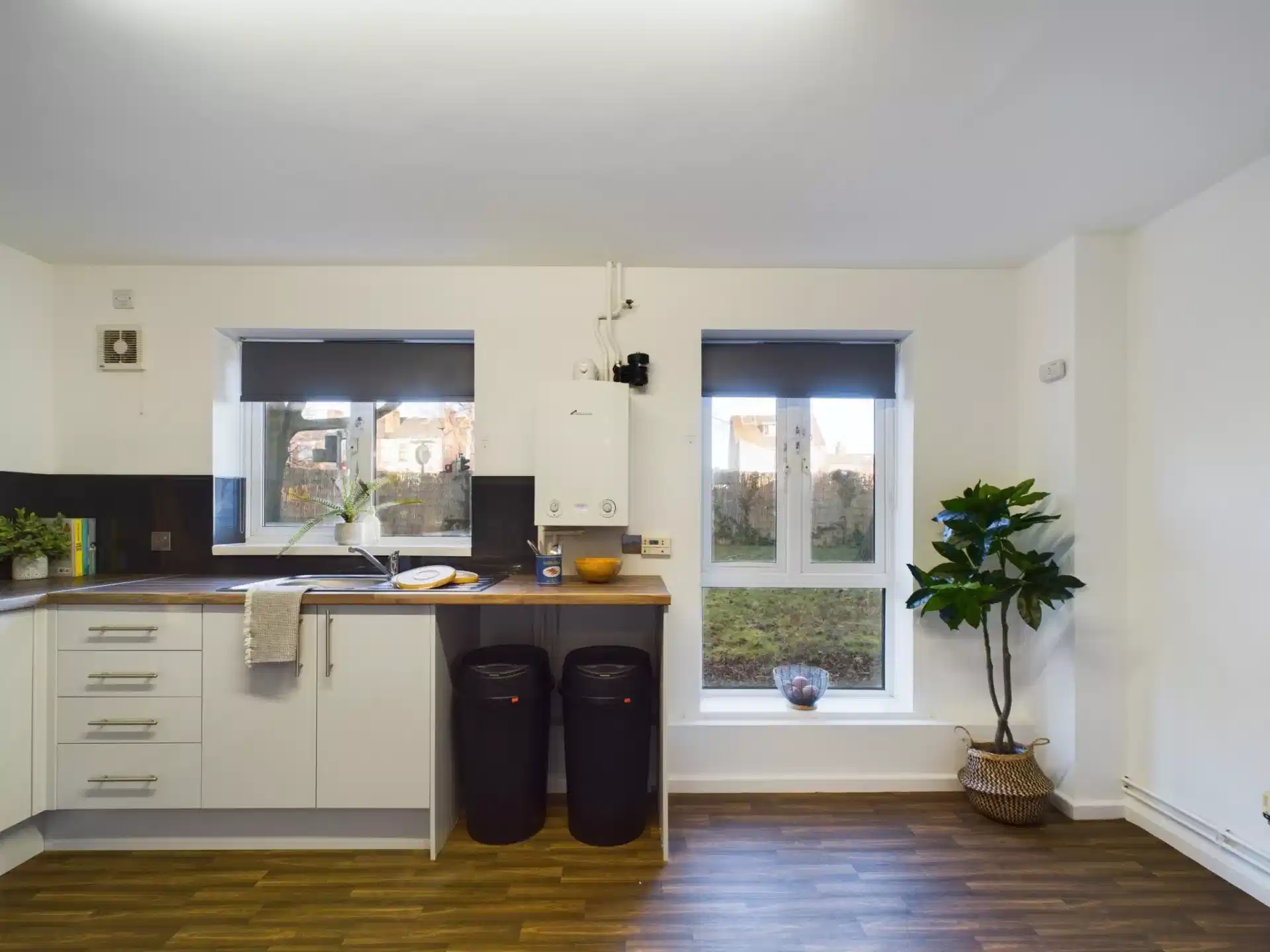 27 Brookside, Derby - Derby, England, United Kingdom - Kitchen