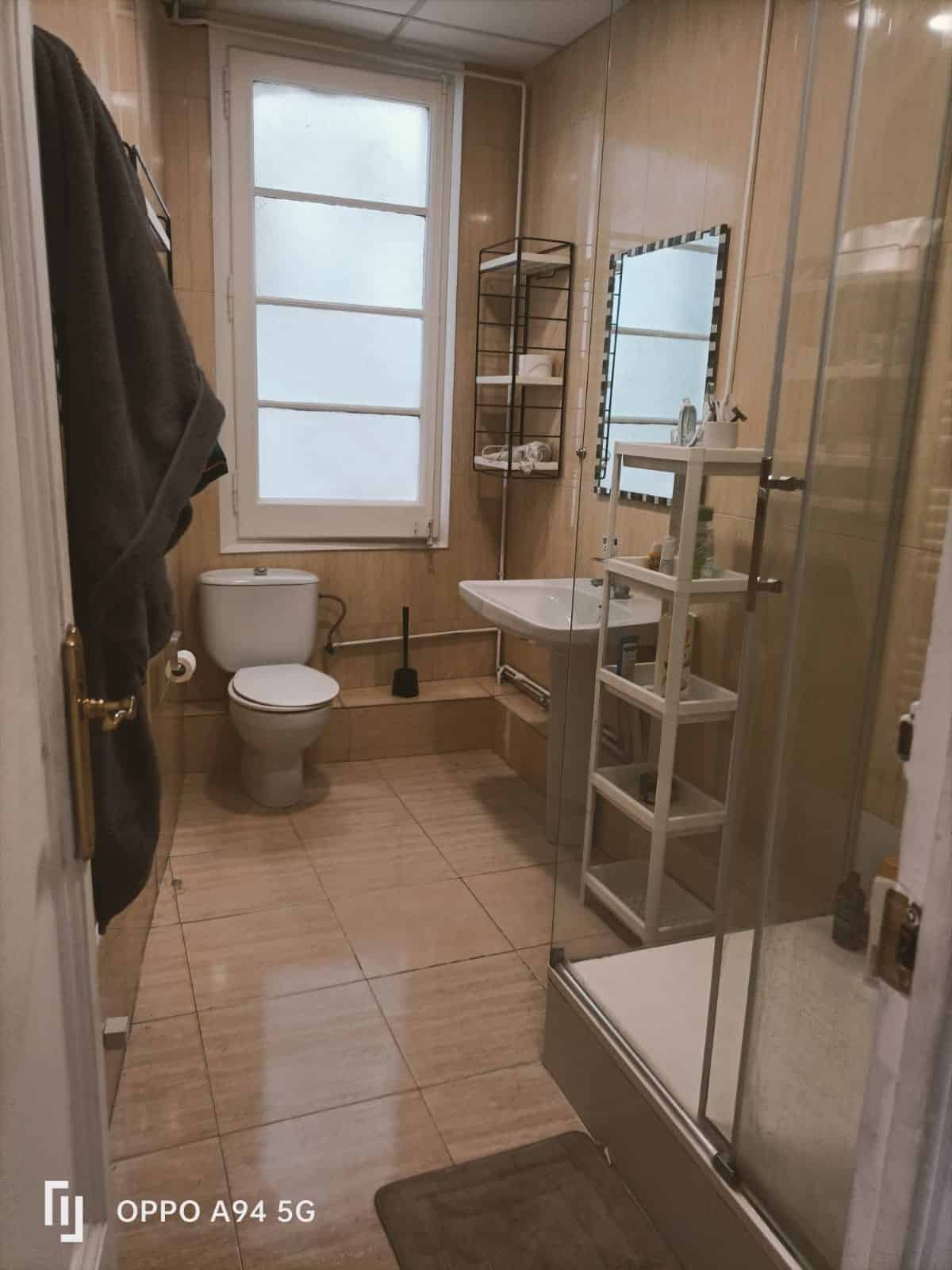 Les Jonqueres 3, Barcelona - Barcelona, Spain - Bathroom