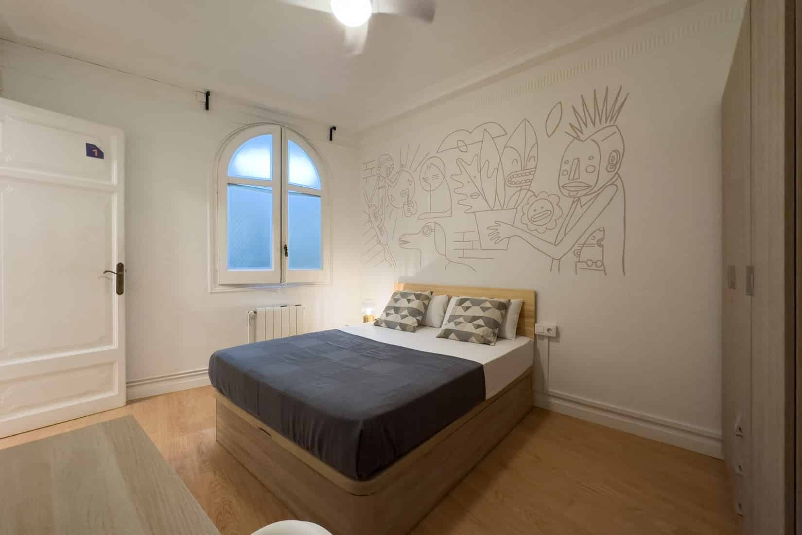 Room?w=400&h=260&fit=crop&q=40&auto=format&trim=auto