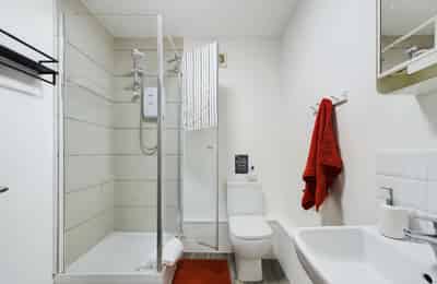 Room in a 6 Bedroom Apartment, 2, Flat 1 Clint Road West, Liverpool L7 5DB - Liverpool, England, United Kingdom - Bathroom