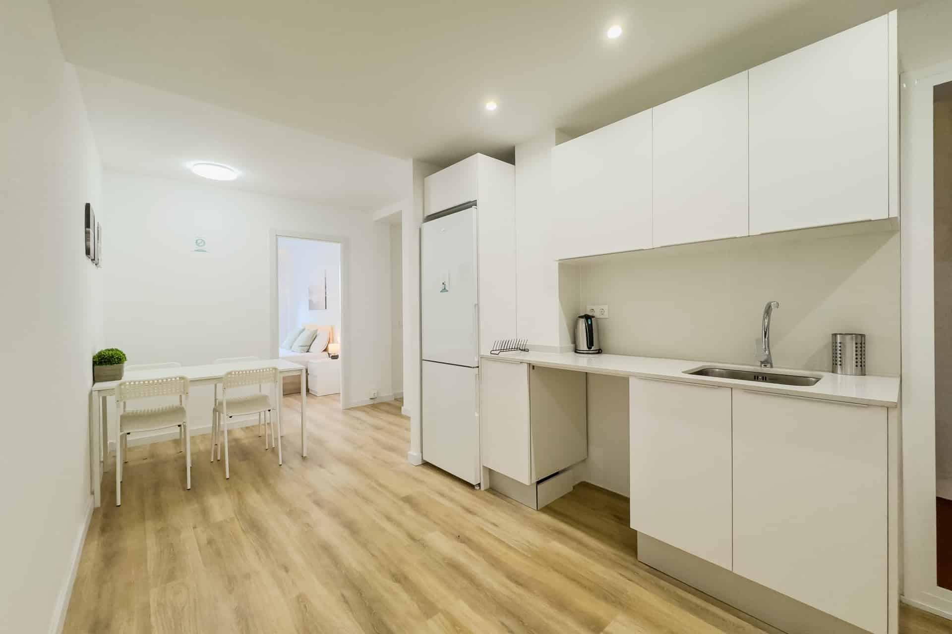 Meridiana, Barcelona - Barcelona, Spain - Kitchen
