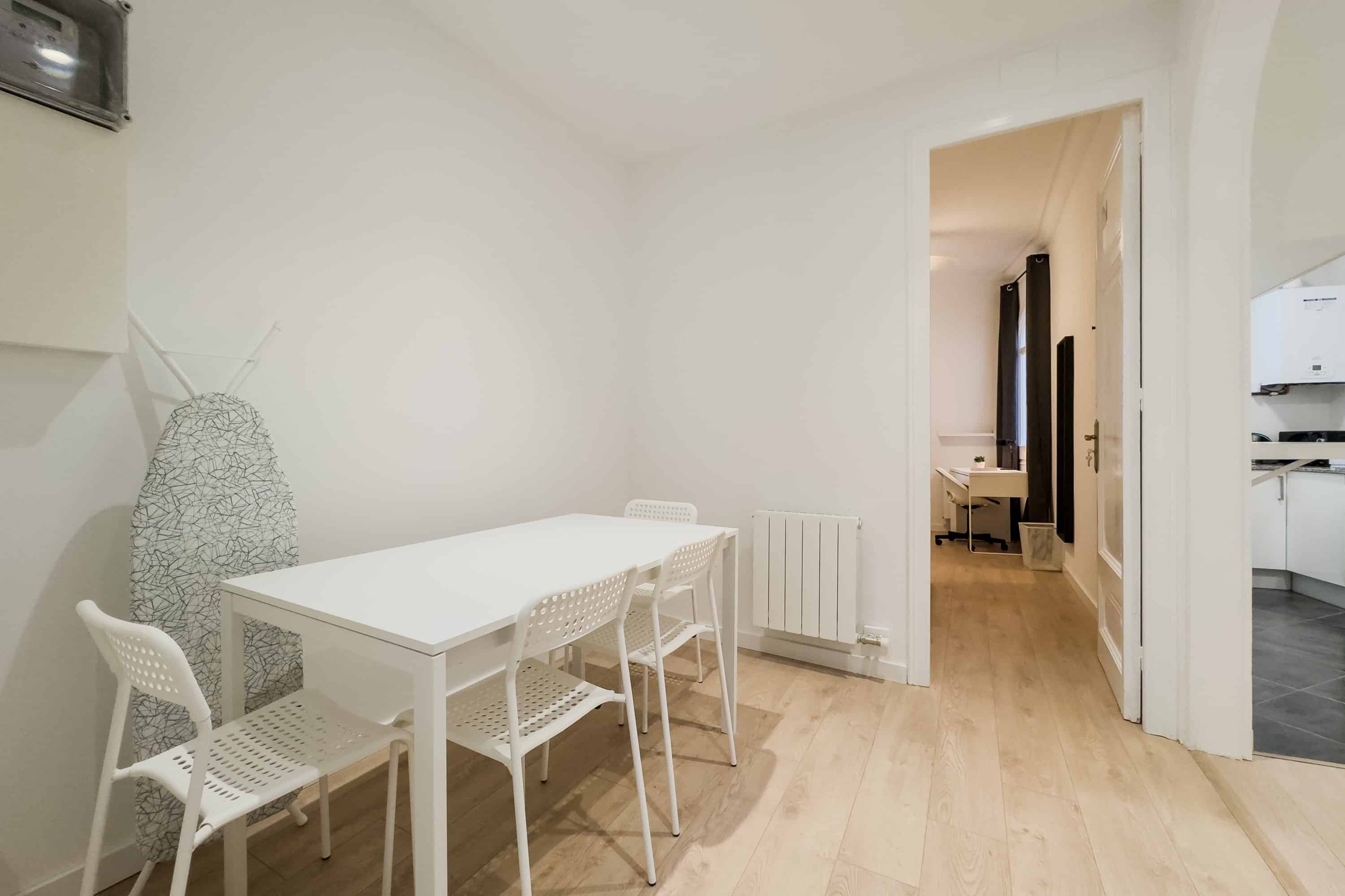 Les Jonqueres 6, Barcelona - Barcelona, Spain - Amenities