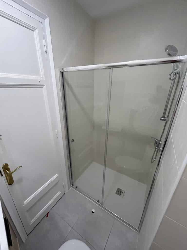 Les Jonqueres 7, Barcelona - Barcelona, Spain - Bathroom