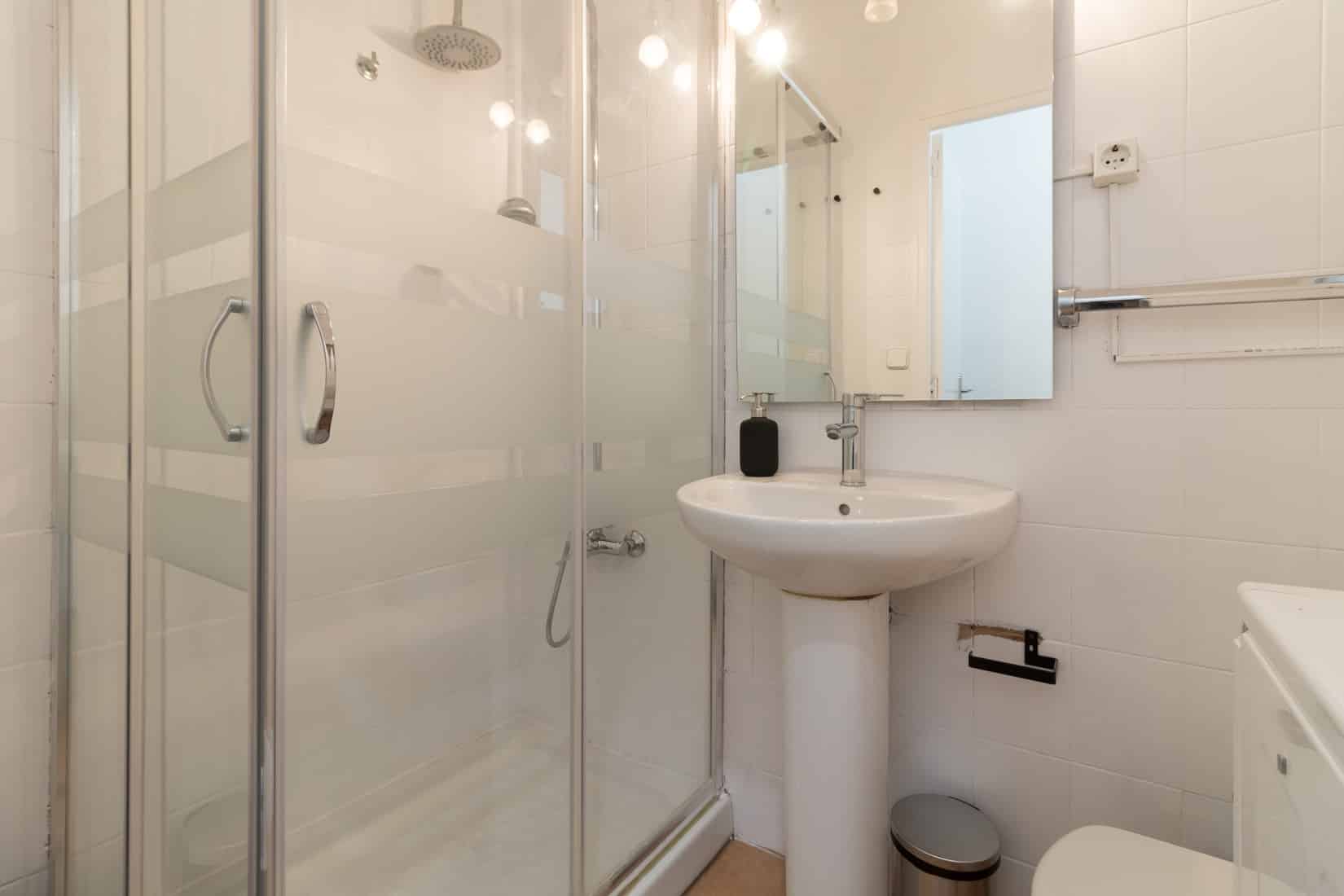 Tossa 2, Barcelona - Barcelona, Spain - Bathroom