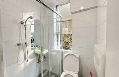 Room in a 12 Bedroom Apartment, 261 Crown St, Surry Hills, NSW Australia 2010 - Sydney, New South Wales, Australia - Bathroom