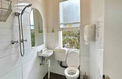 Room in a 12 Bedroom Apartment, 261 Crown St, Surry Hills, NSW Australia 2010 - Sydney, New South Wales, Australia - Bathroom