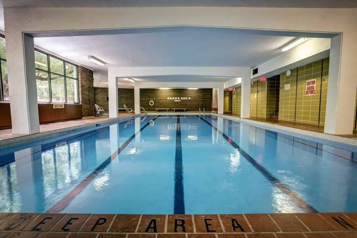 St. Clair Avenue East & Yonge Street, Toronto - Toronto, Ontario, Canada - Amenities