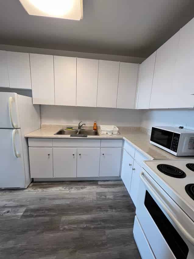 St. Clair Avenue East & Yonge Street, Toronto - Toronto, Ontario, Canada - Kitchen
