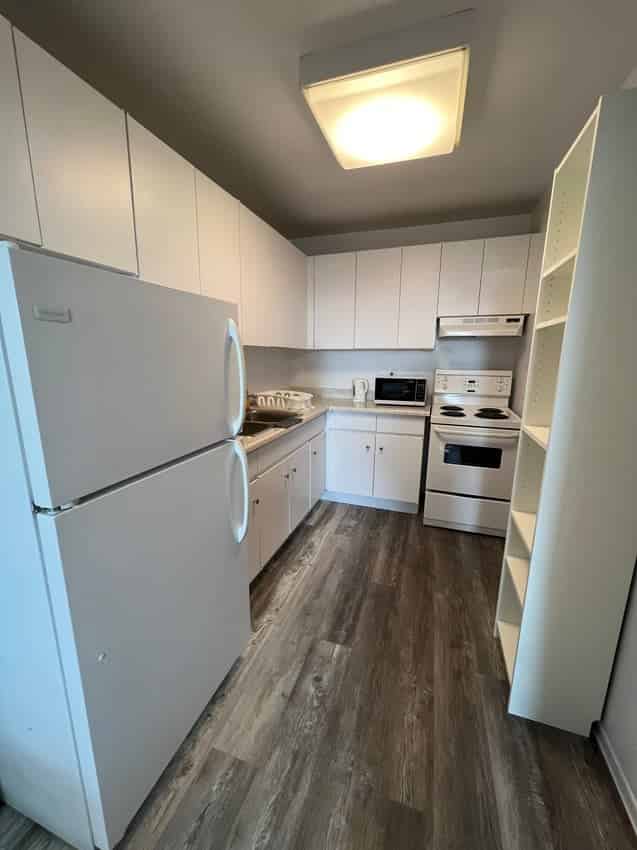 St. Clair Avenue East & Yonge Street, Toronto - Toronto, Ontario, Canada - Kitchen