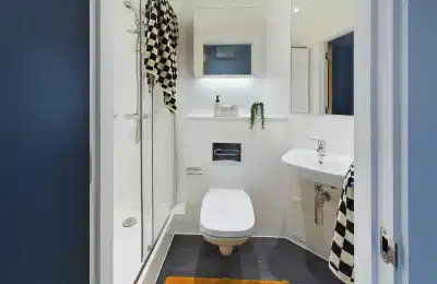 Common Area?w=400&h=260&fit=crop&q=40&auto=format&trim=auto