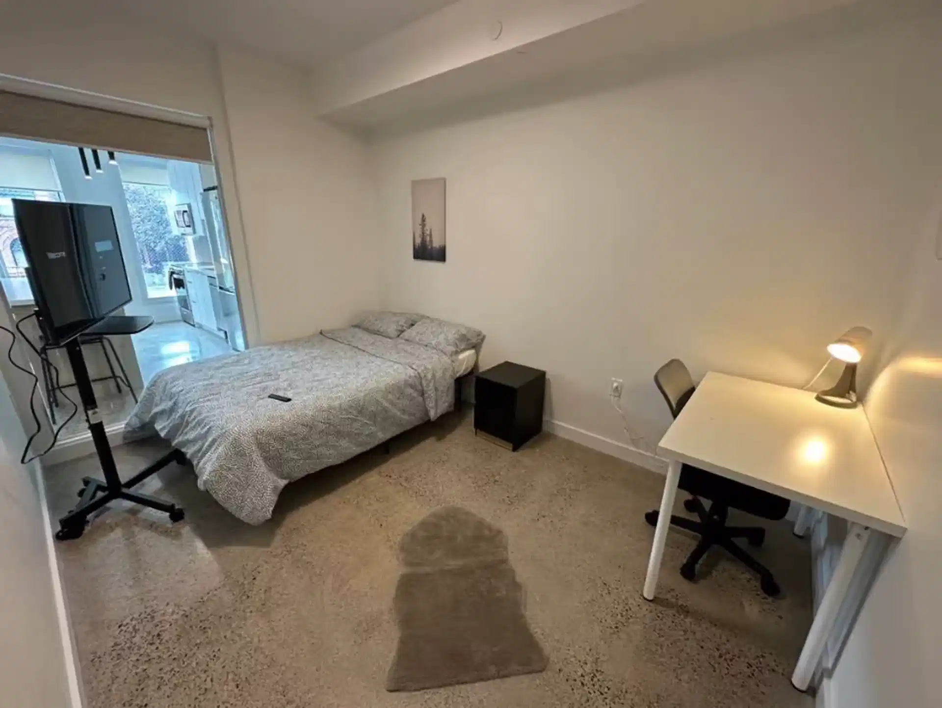 Master Room - Bedroom?w=400&h=260&fit=crop&q=40&auto=format&trim=auto