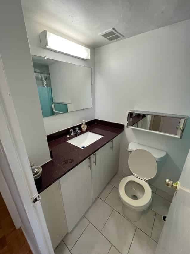 Deluxe Room - Bedroom?w=400&h=260&fit=crop&q=40&auto=format&trim=auto