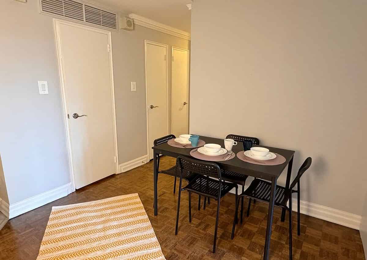 Walmer Rd & St. Clair Ave West, Toronto - Toronto, Ontario, Canada - Amenities
