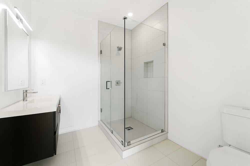 Bedroom?w=400&h=260&fit=crop&q=40&auto=format&trim=auto