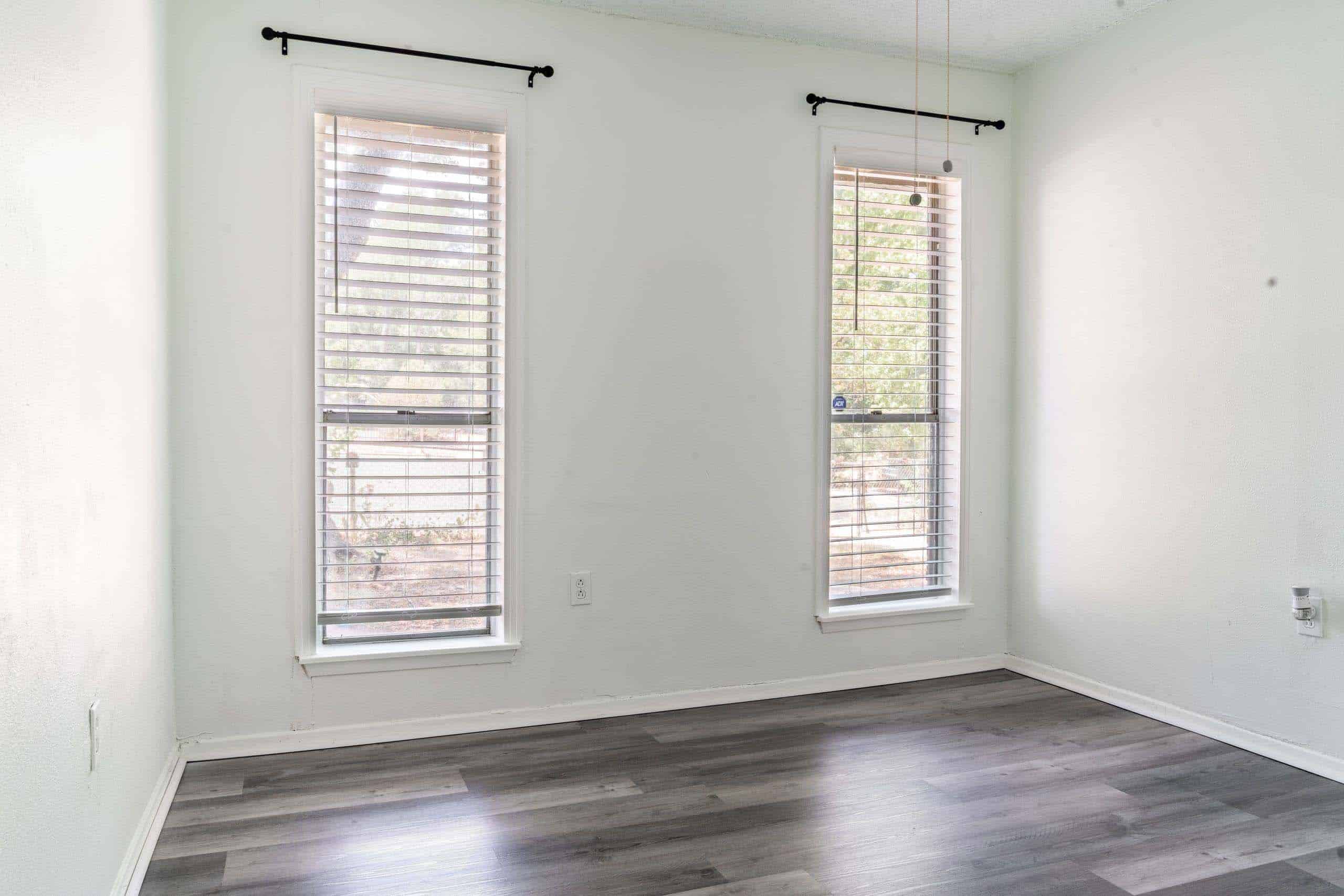 Amenities?w=400&h=260&fit=crop&q=40&auto=format&trim=auto