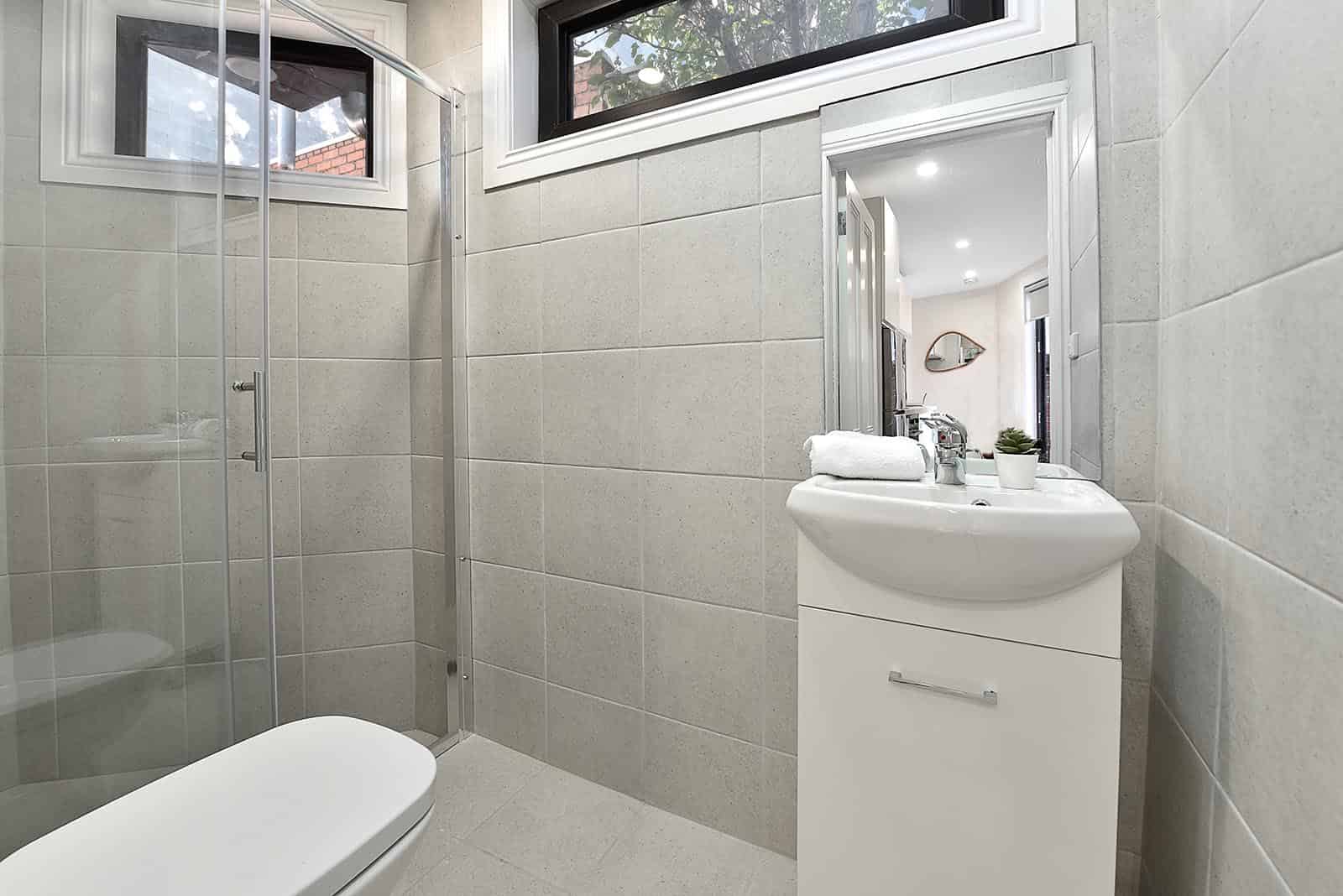 Studio 7 - Bathroom?w=400&h=260&fit=crop&q=40&auto=format&trim=auto
