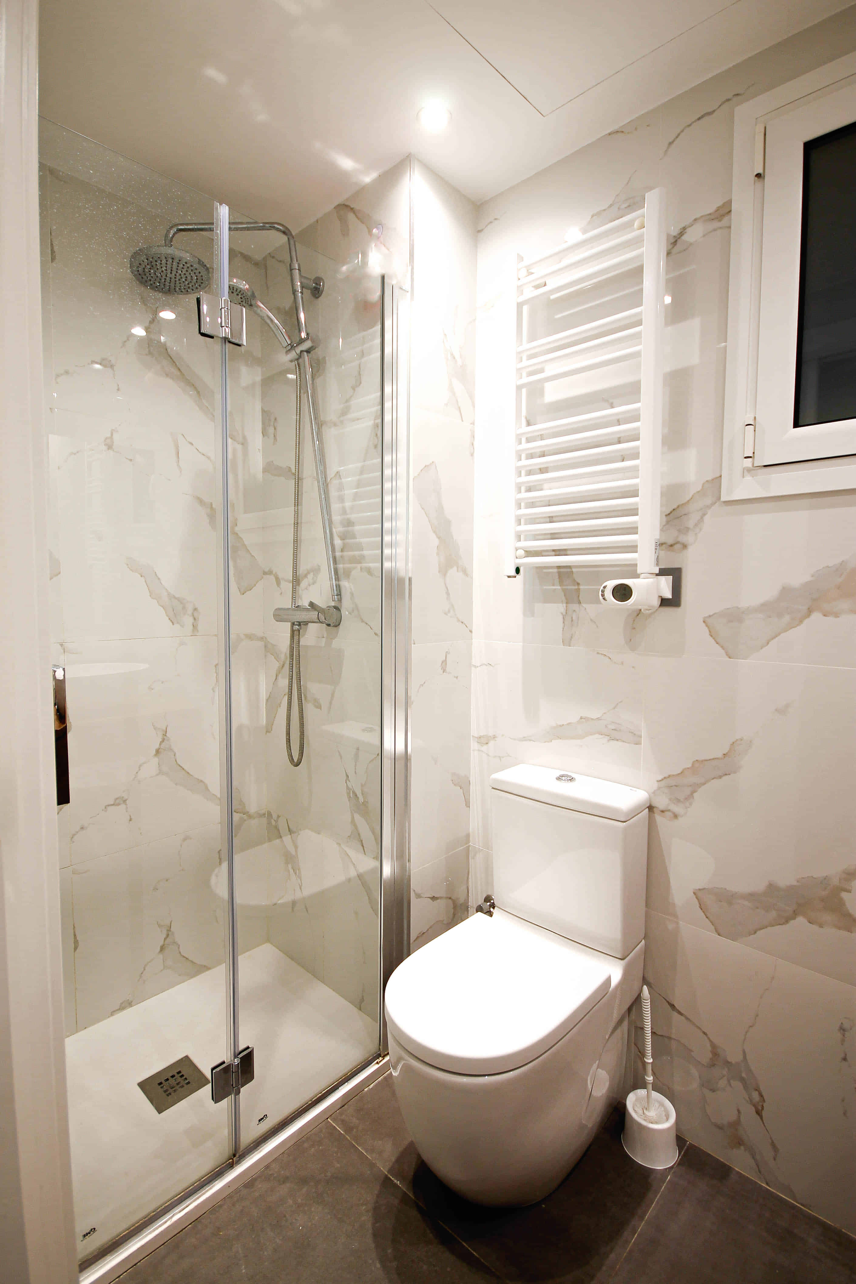 Carrer De L'Equador 77 2-4 Les Corts, Barcelona - Barcelona, Spain - Bathroom