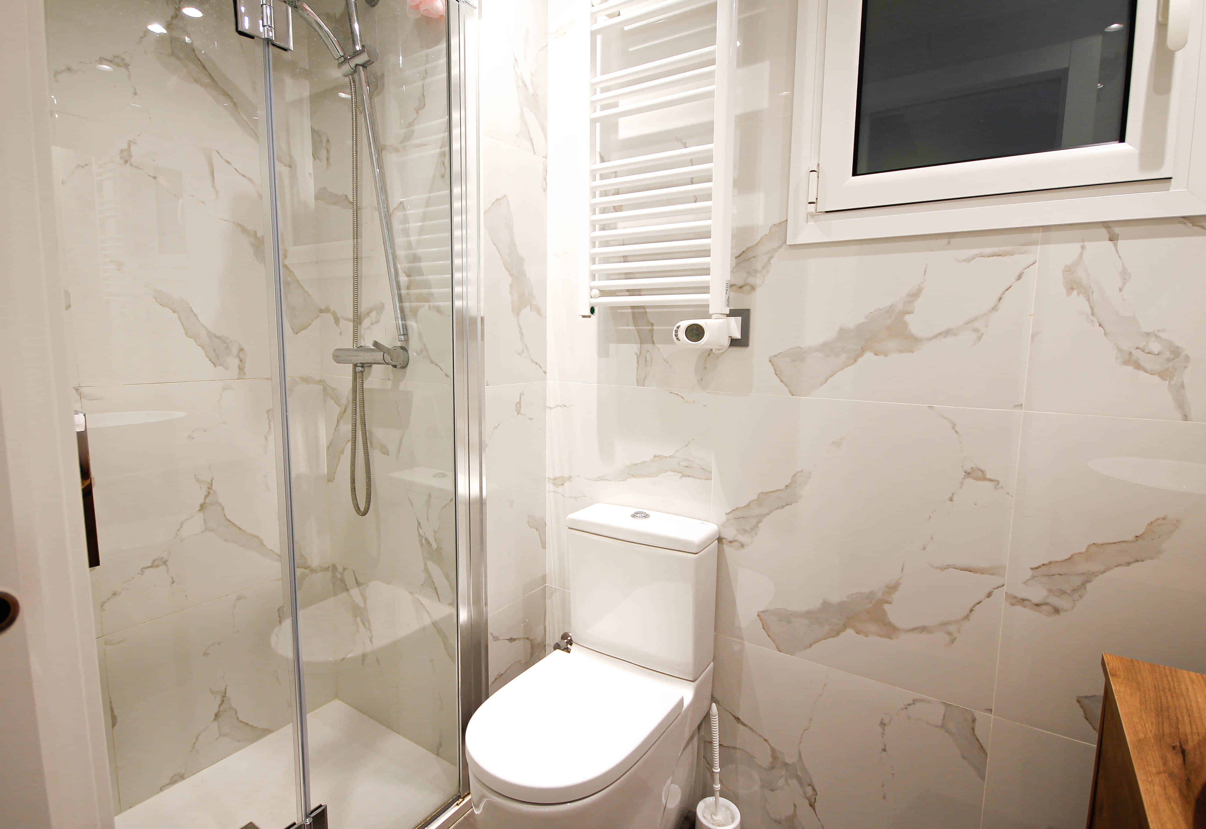 Carrer De L'Equador 77 2-4 Les Corts, Barcelona - Barcelona, Spain - Bathroom