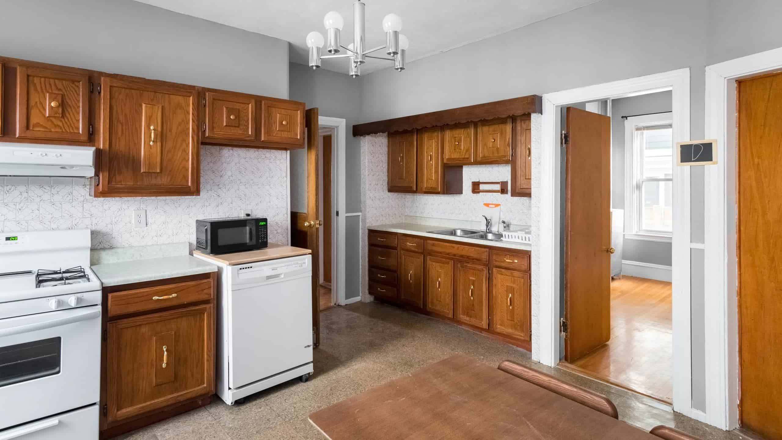 Bathroom?w=400&h=260&fit=crop&q=40&auto=format&trim=auto