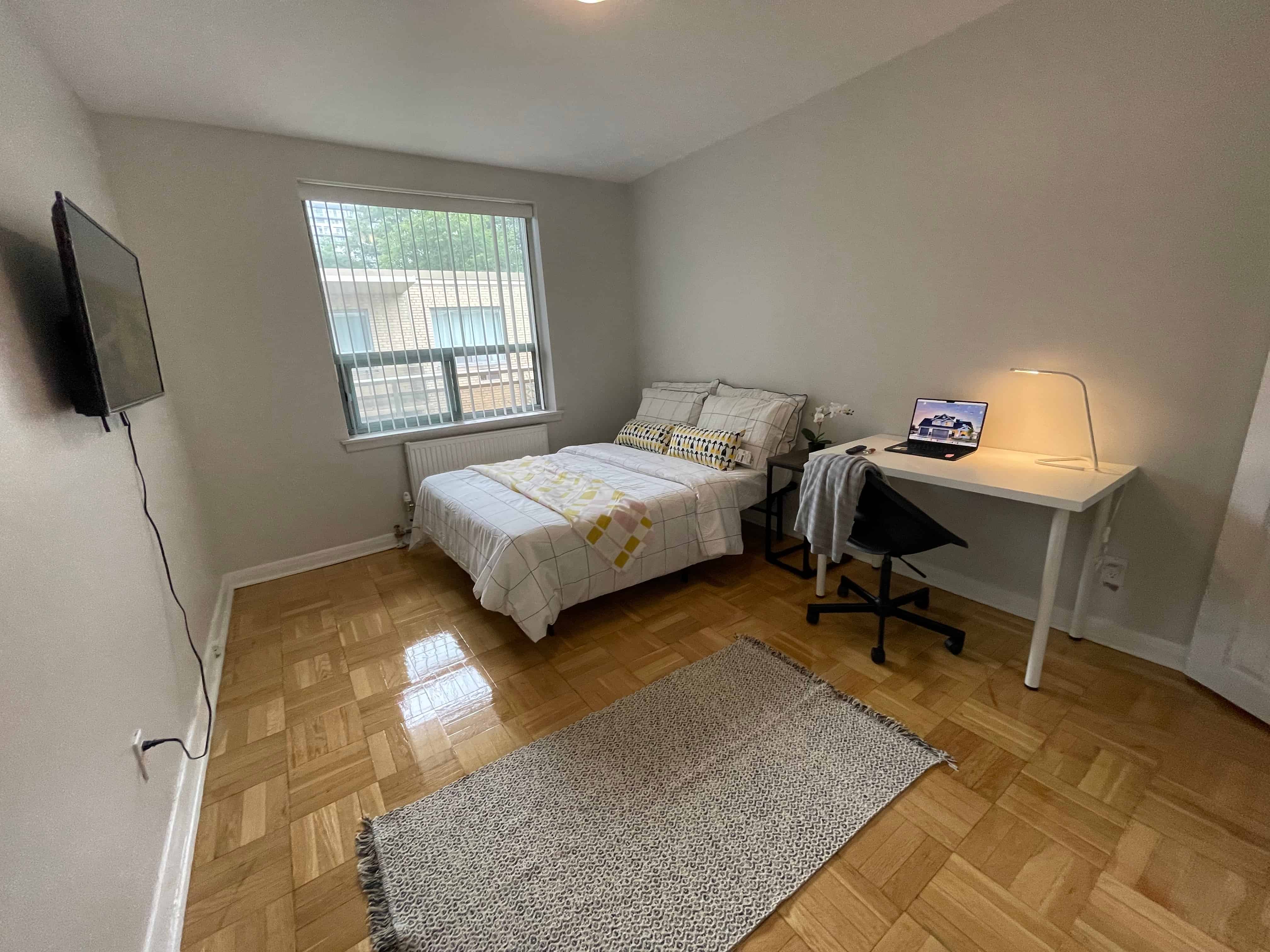 Heath Street, Toronto - Toronto, Ontario, Canada - Gold Room - Bedroom
