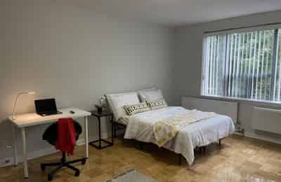 Heath Street, Toronto - Toronto, Ontario, Canada - Deluxe Room - Bedroom