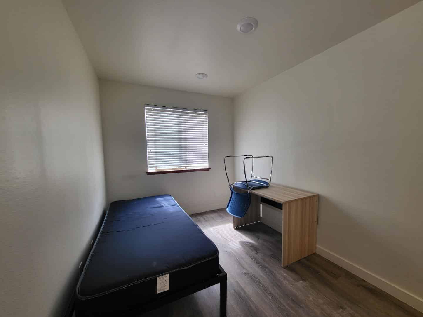Common Area?w=400&h=260&fit=crop&q=40&auto=format&trim=auto
