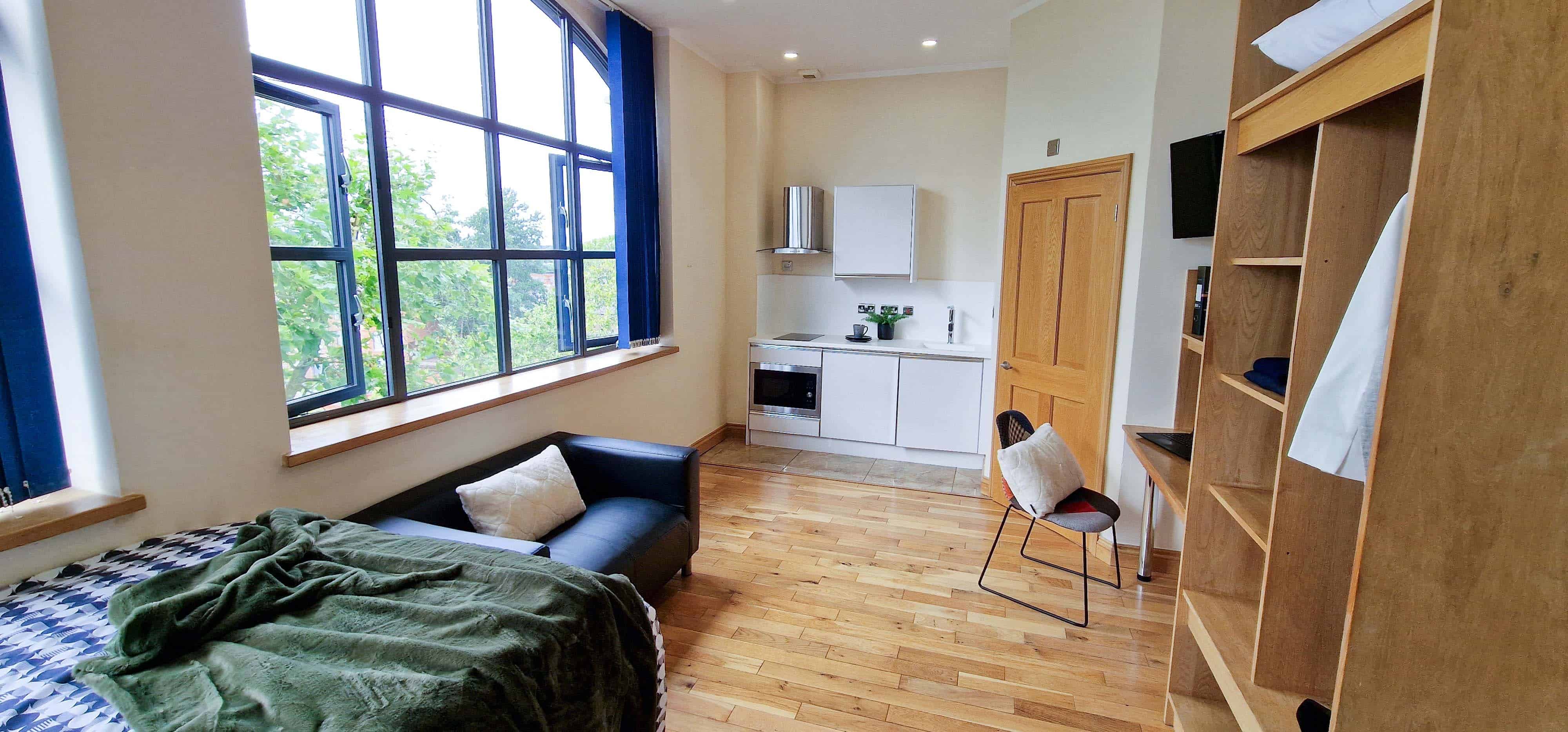 Amenities?w=400&h=260&fit=crop&q=40&auto=format&trim=auto