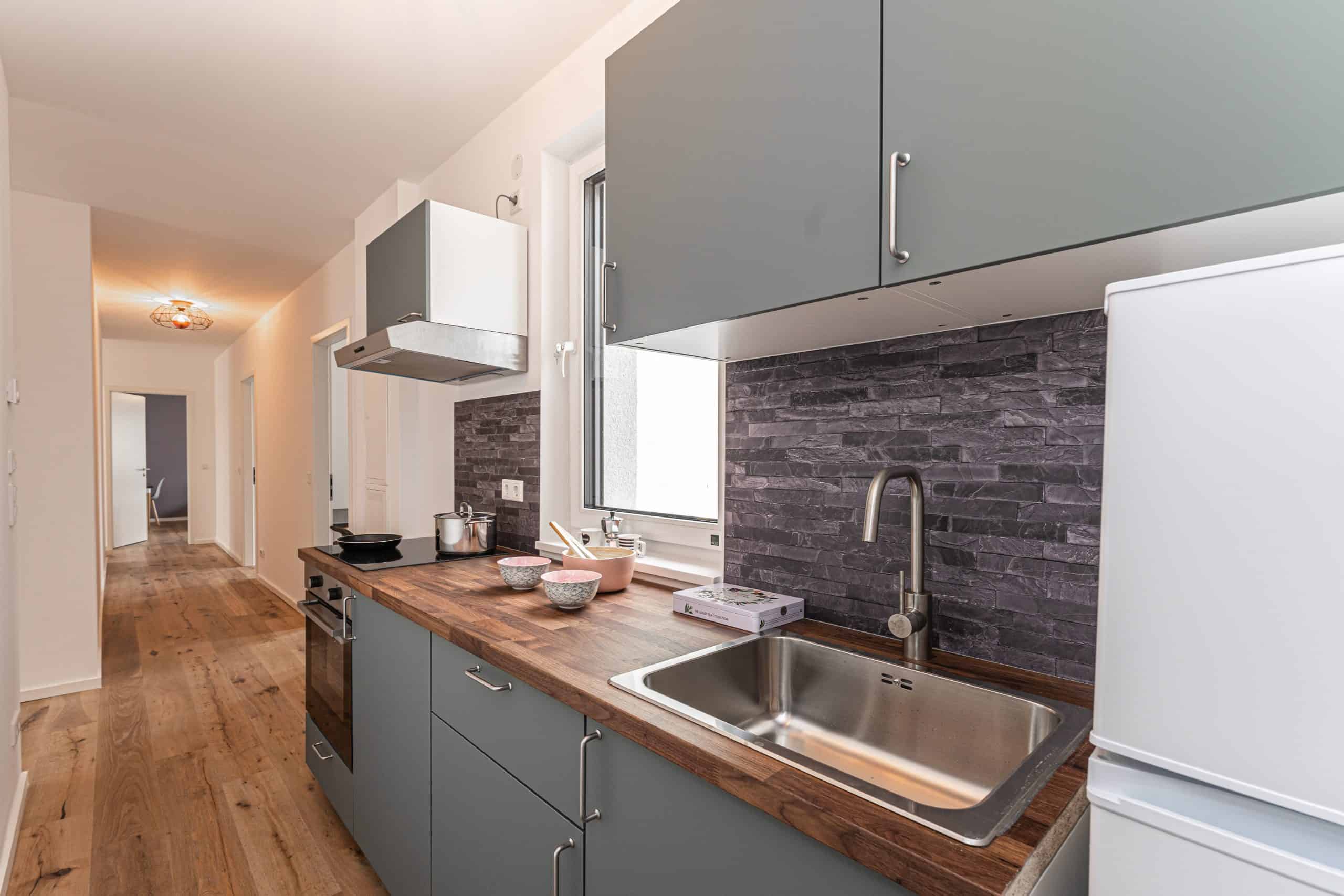 Kitchen?w=400&h=260&fit=crop&q=40&auto=format&trim=auto