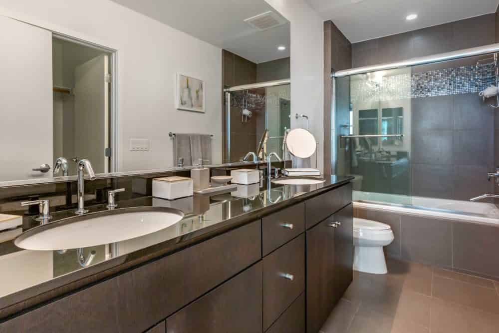 West Sixth, Tempe - Tempe, Arizona, United States - Bathroom