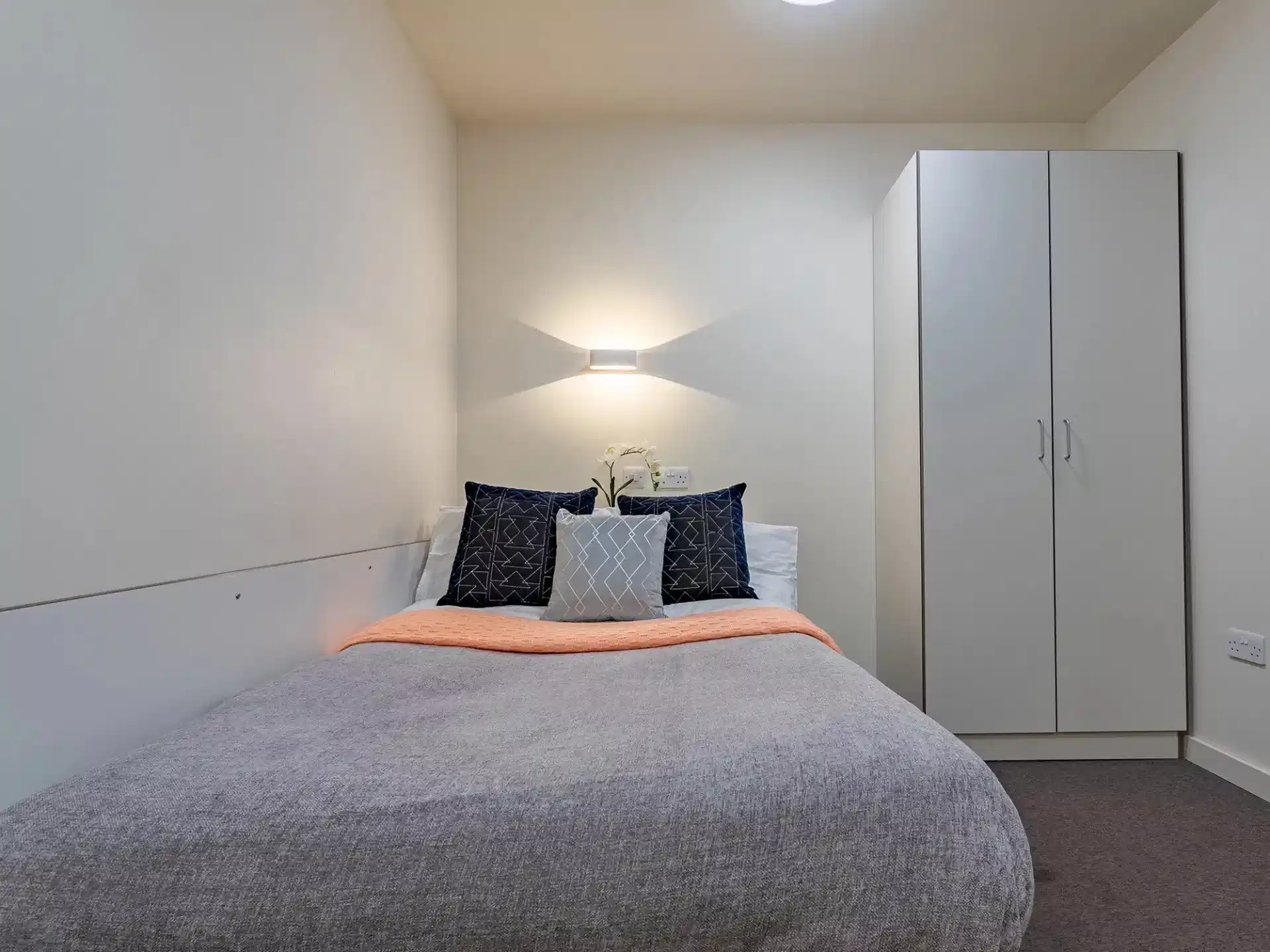 Powis Place, Aberdeen - Aberdeen, Scotland, United Kingdom - Bedroom