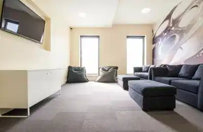 Yugo Canal Point, Edinburgh - Edinburgh, Scotland, United Kingdom - Common Area