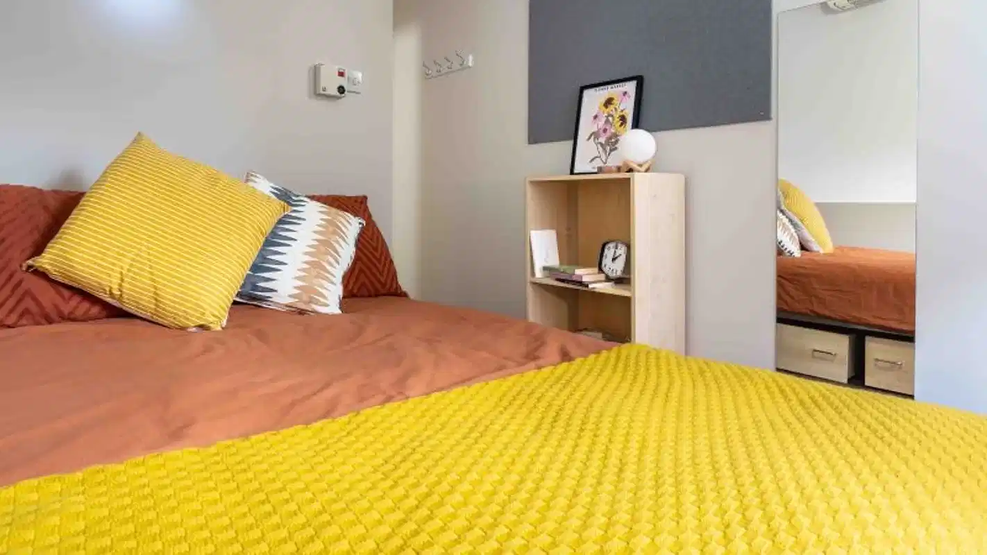 Amenities?w=400&h=260&fit=crop&q=40&auto=format&trim=auto