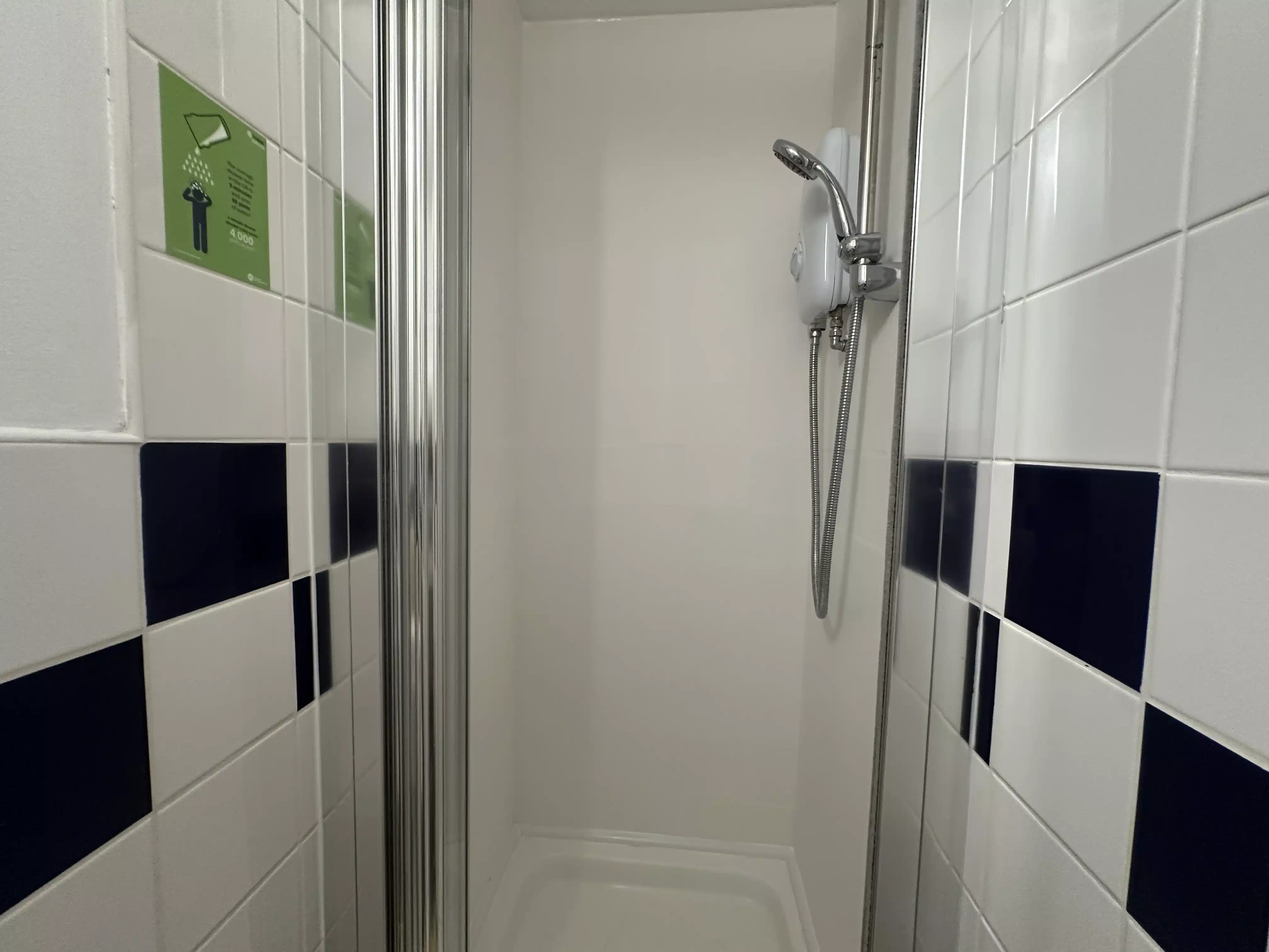 Amenities?w=400&h=260&fit=crop&q=40&auto=format&trim=auto