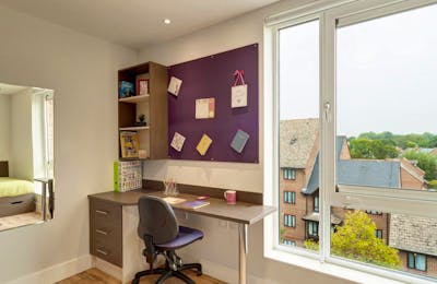 15-fresh-student-living-kingston-davidson-house-04-shared-flat-bedroom-photo-02-1024x768