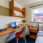 10-student-accommodation-loughborough-the-print-house-classic-ensuite (3)